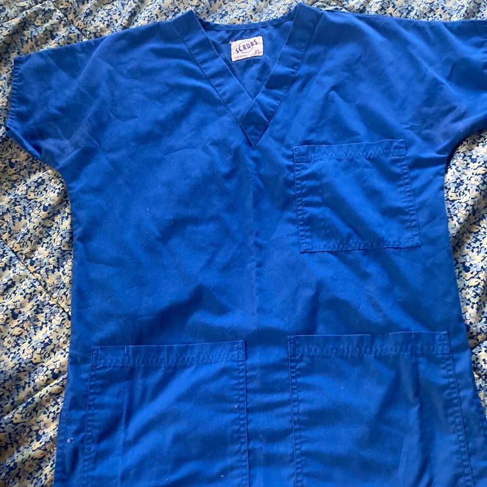 Scrub top - Picture 2 of 2